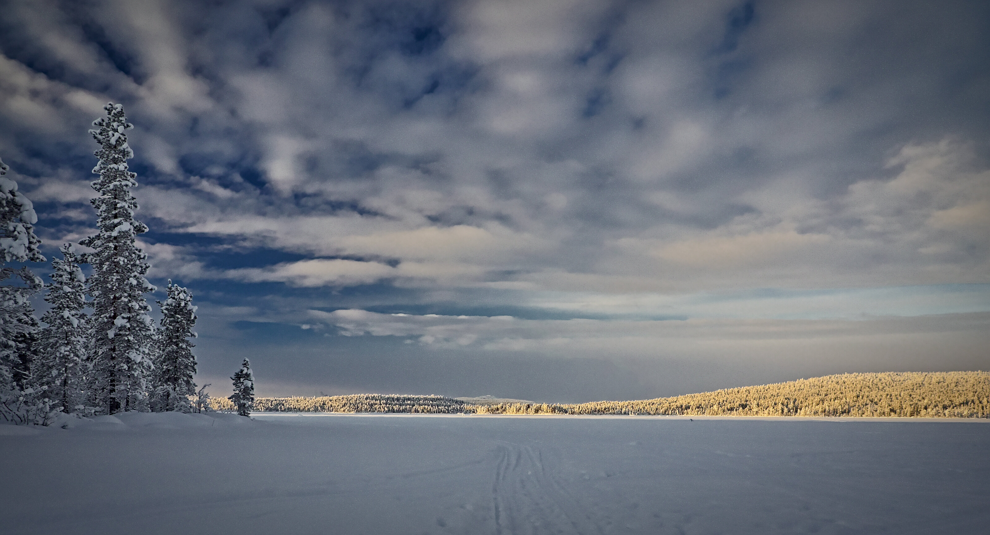 Sunrise over Lake Väkkäräjärvi