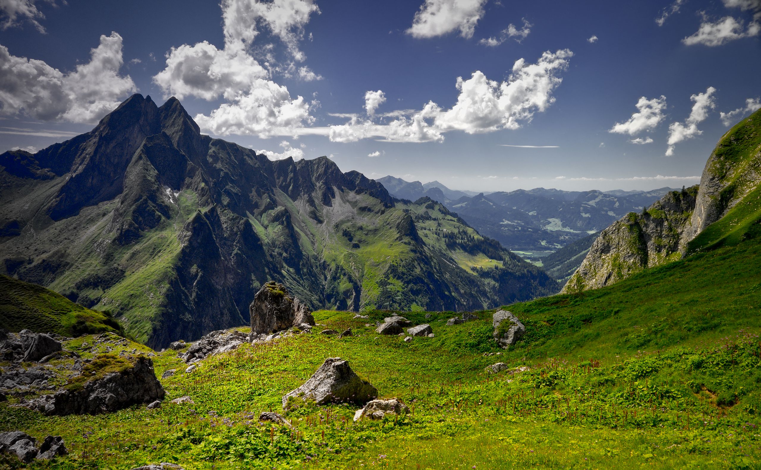 Höfats and Oybach Valley Overlook