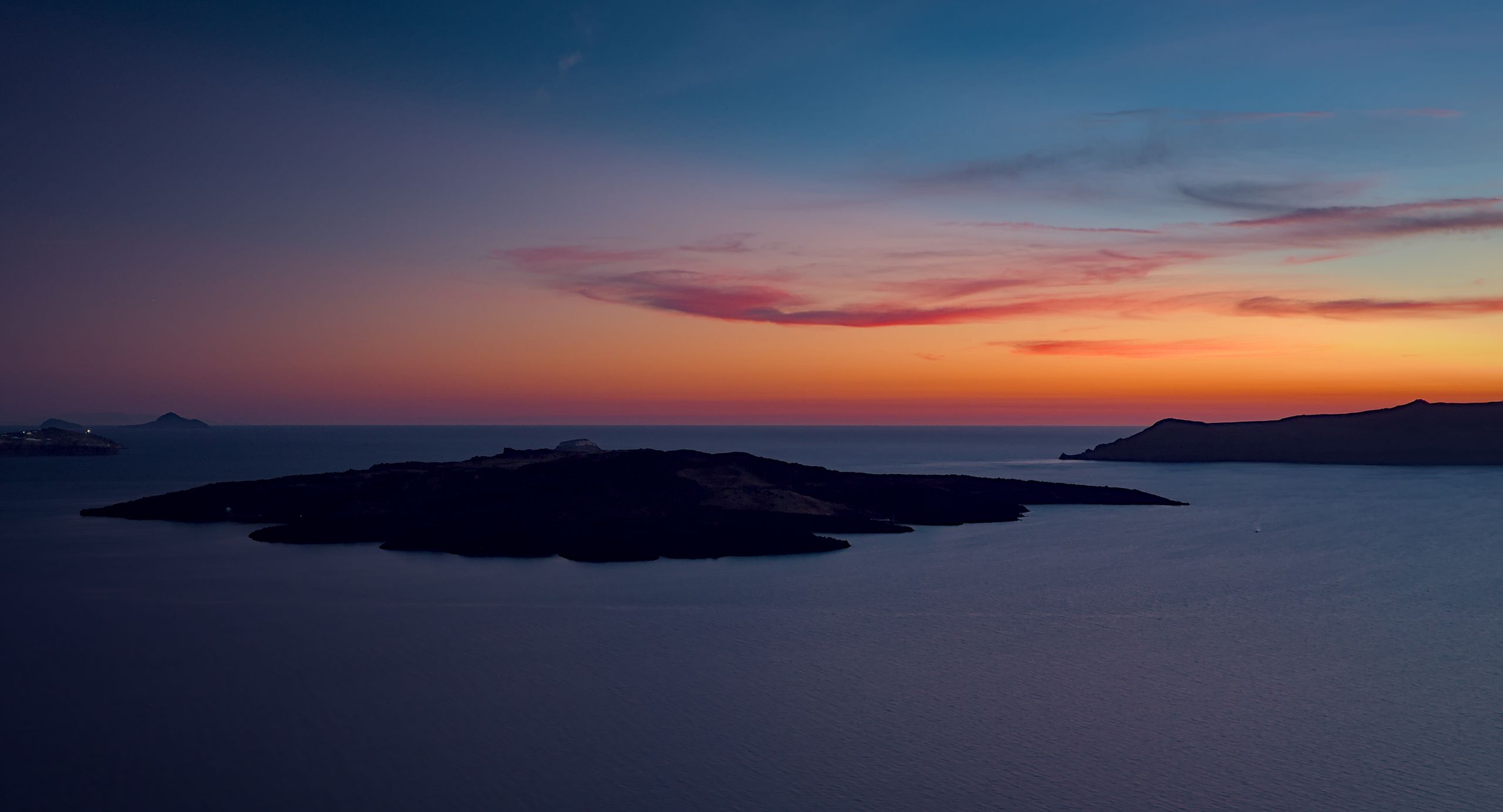 Nea Kameni From Firá