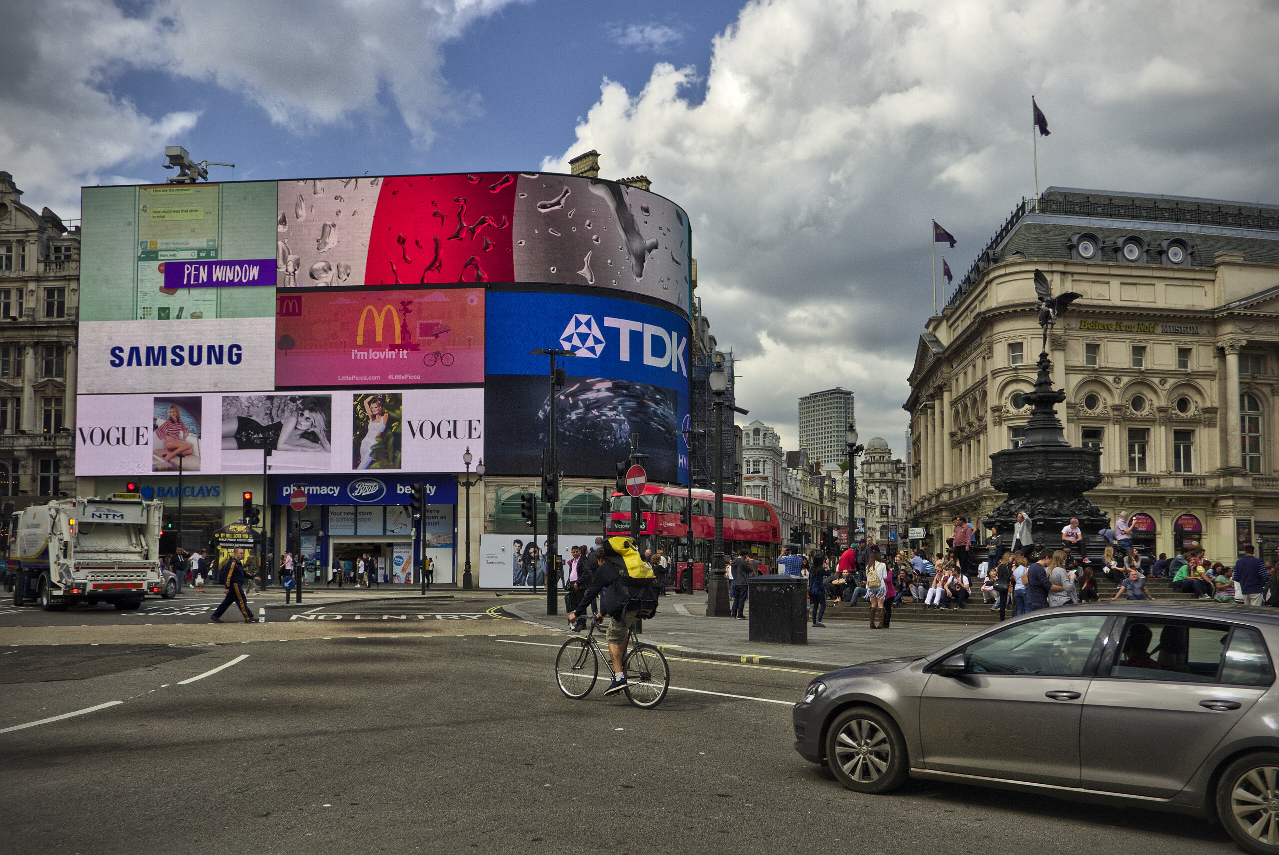 Piccadilly Circus
